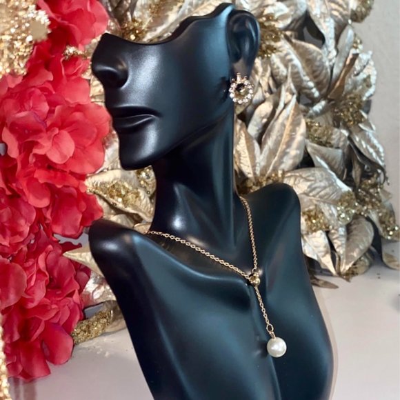 NEW Pearl Accent Necklace - Picture 2 of 4